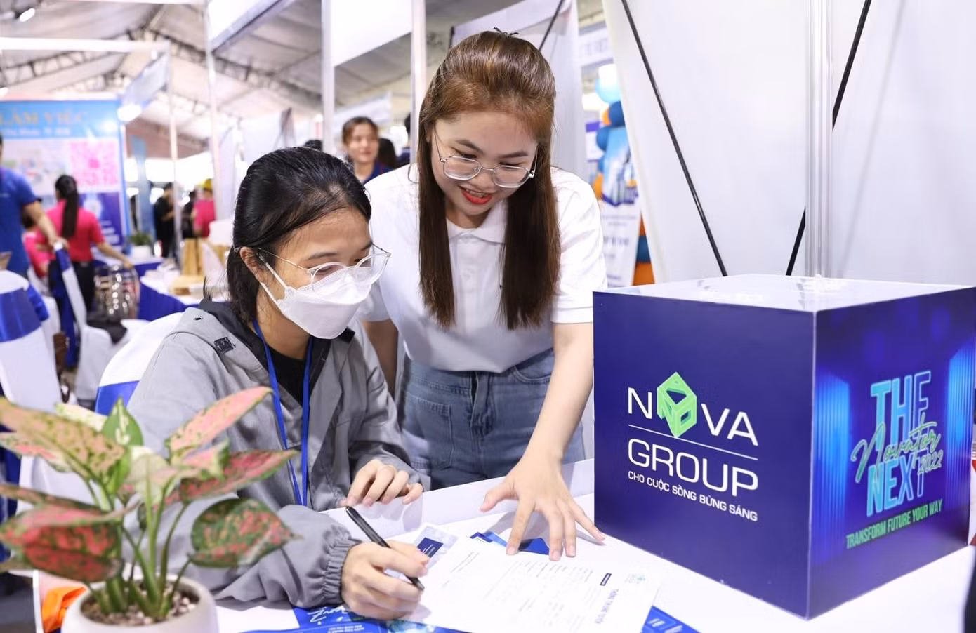 Nguồn nhân lực trẻ đang là xu hướng tuyển dụng được nhiều doanh nghiệp hướng đến.