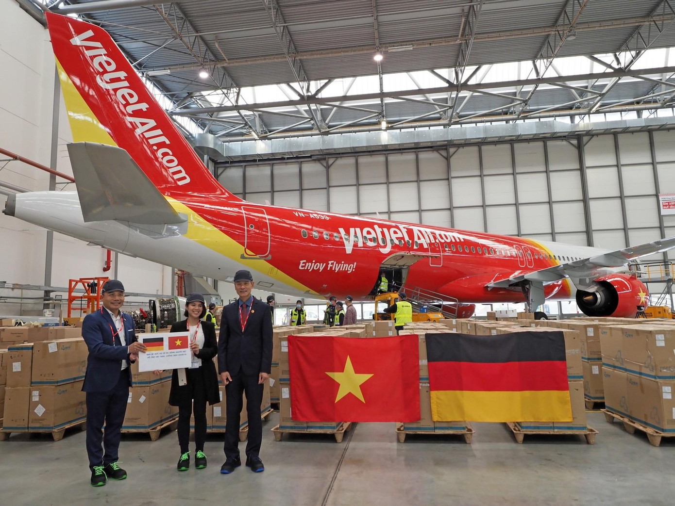 Vietjet đặt mua thêm 200 máy bay của Boeing. Vietjet đặt mua thêm 200 máy bay của Boeing.