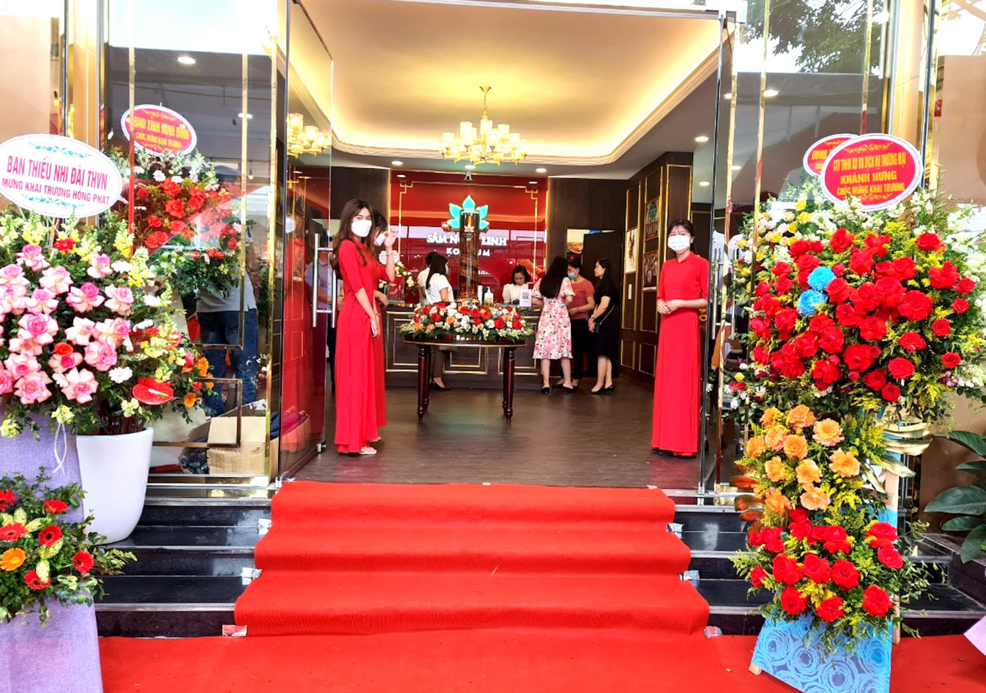 Showroom Sâm Ngọc Linh Kon Tum K5 chi nhánh thứ 52 này ở số 239-241 đường Lương Văn Thăng, thành phố Ninh Bình Showroom Sâm Ngọc Linh Kon Tum K5 chi nhánh thứ 52 này ở số 239-241 đường Lương Văn Thăng, thành phố Ninh Bình