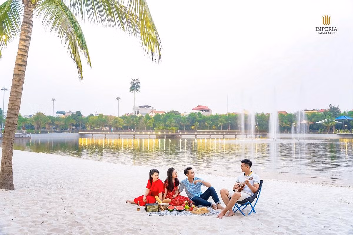 Tận hưởng khoảng thời gian thư giãn cùng người thân bên hồ điều hòa tại Impeira Smart City. Tận hưởng khoảng thời gian thư giãn cùng người thân bên hồ điều hòa tại Impeira Smart City.
