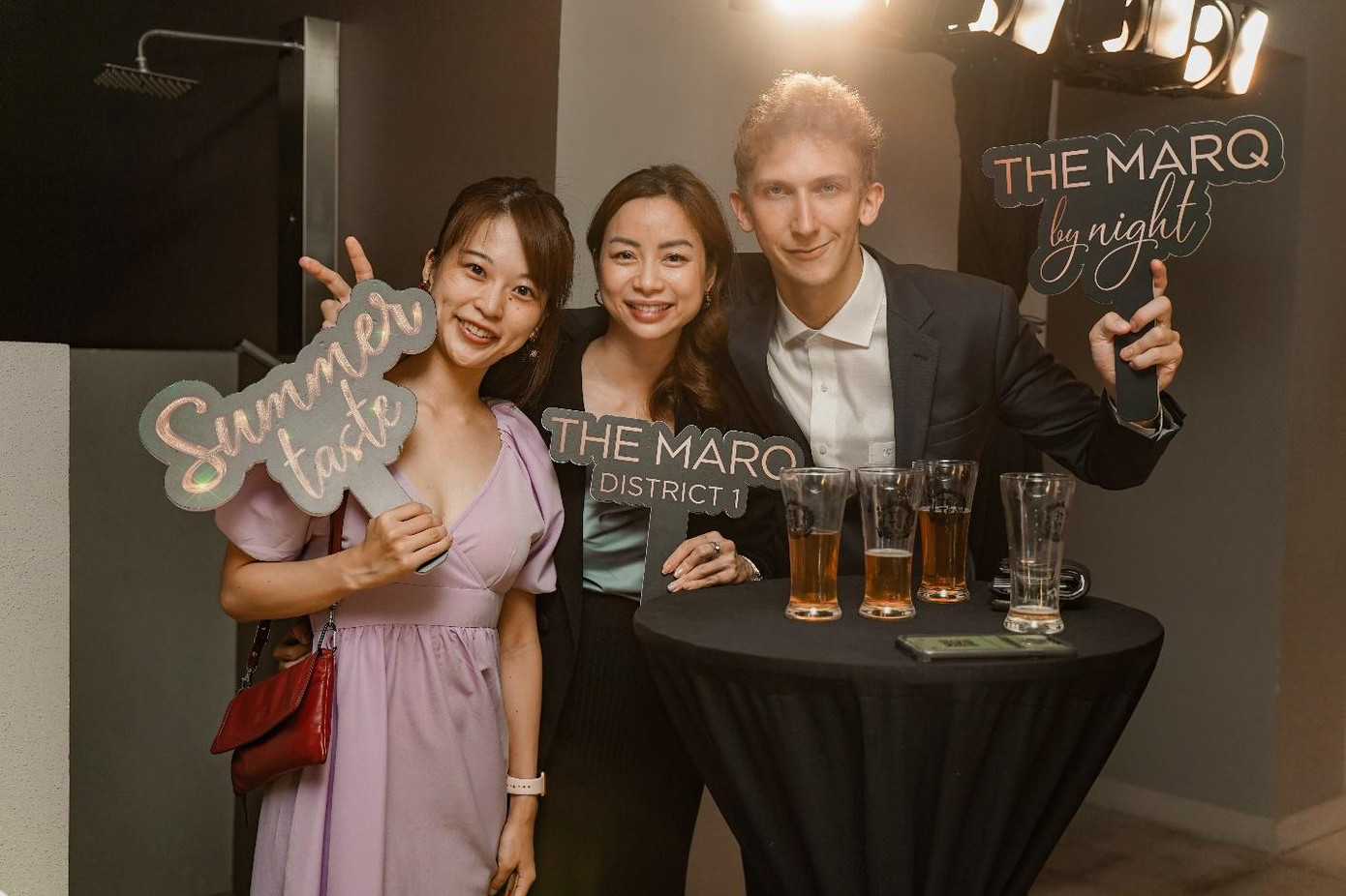 Khách mời háo hức thưởng thức không khí lễ hội hè cùng bia tươi đậm vị