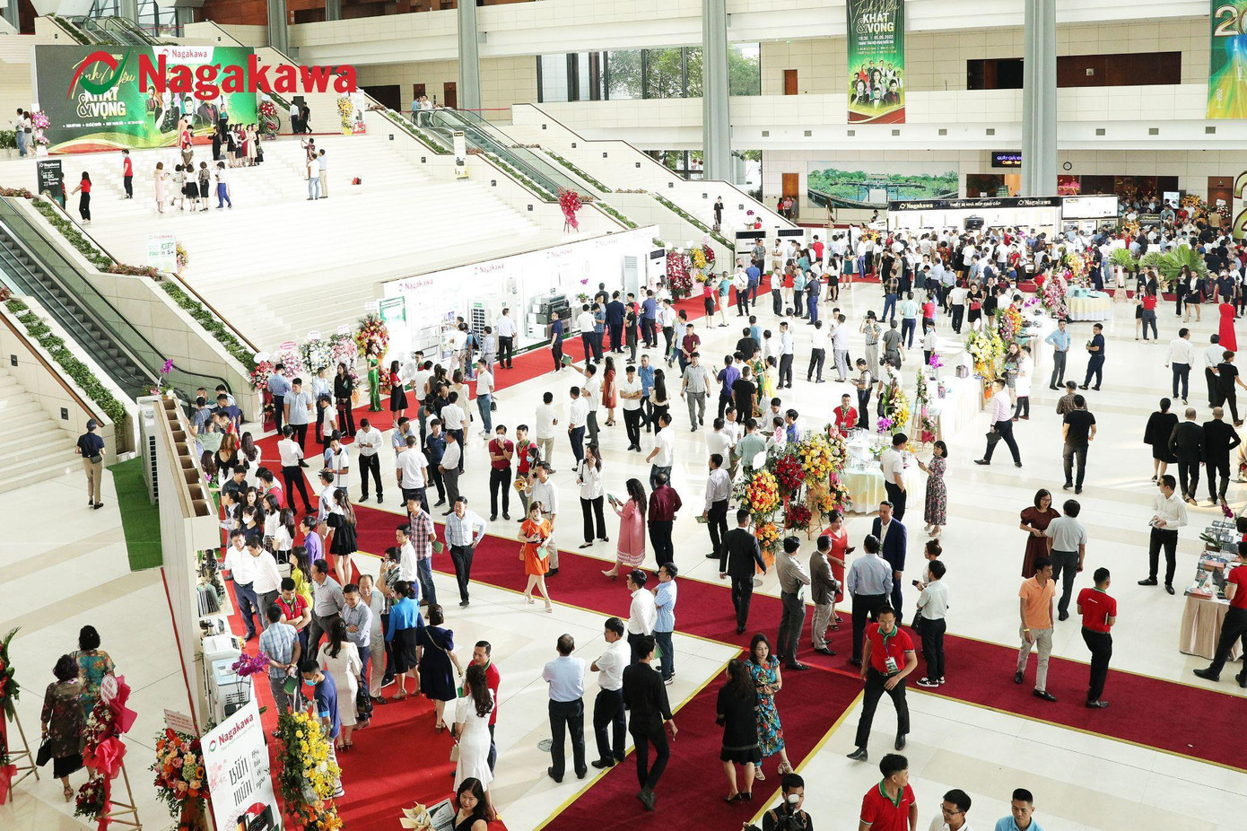 Hàng nghìn người tham quan khu vực trưng bày sản phẩm Điều hòa không khí – Gia dụng – Thiết bị nhà bếp cao cấp của tập đoàn Nagakawa