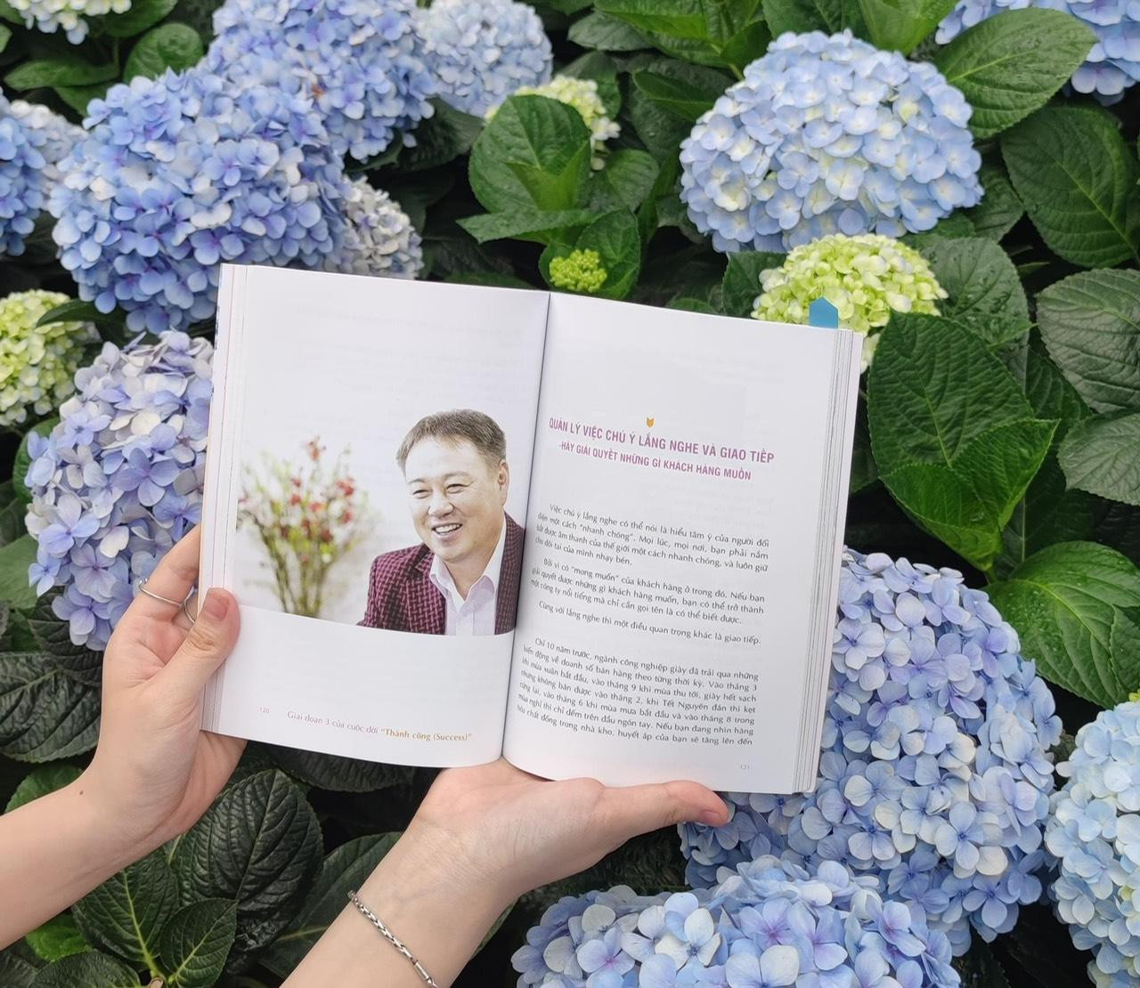 Cuốn sách “Dù khó khăn vẫn ổn” của tác giả Kim Won Gil do nhà xuất bản Lao Động phát hành Cuốn sách “Dù khó khăn vẫn ổn” của tác giả Kim Won Gil do nhà xuất bản Lao Động phát hành