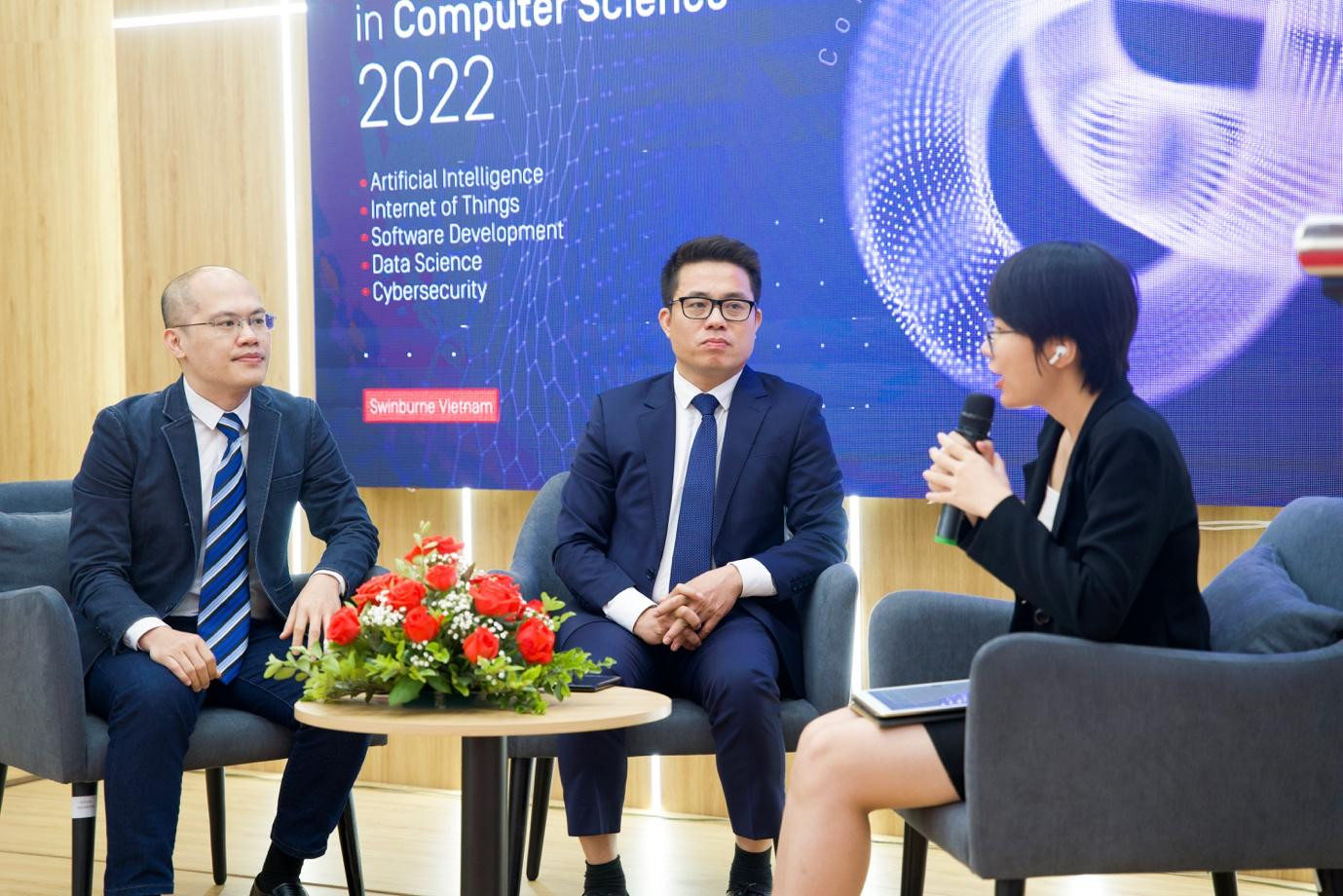 Các chuyên gia giải đáp các thắc mắc của phụ huynh và học sinh về ngành Khoa học máy tính Các chuyên gia giải đáp các thắc mắc của phụ huynh và học sinh về ngành Khoa học máy tính