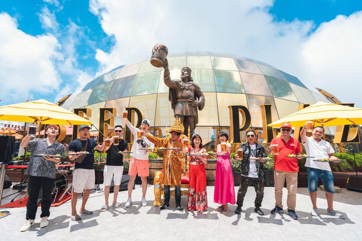 Du khách tận hưởng Lễ hội Ẩm thực và Bia B’estival tại Sun World Ba Na Hills