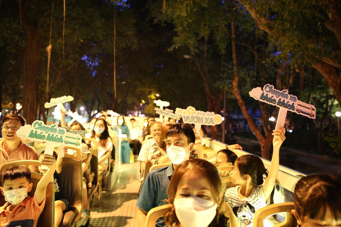 BIDV tổ chức từ 3-5 chuyến xe mỗi ngày theo nhiều khung giờ để phù hợp với nhu cầu của quý khách hàng. BIDV tổ chức từ 3-5 chuyến xe mỗi ngày theo nhiều khung giờ để phù hợp với nhu cầu của quý khách hàng.