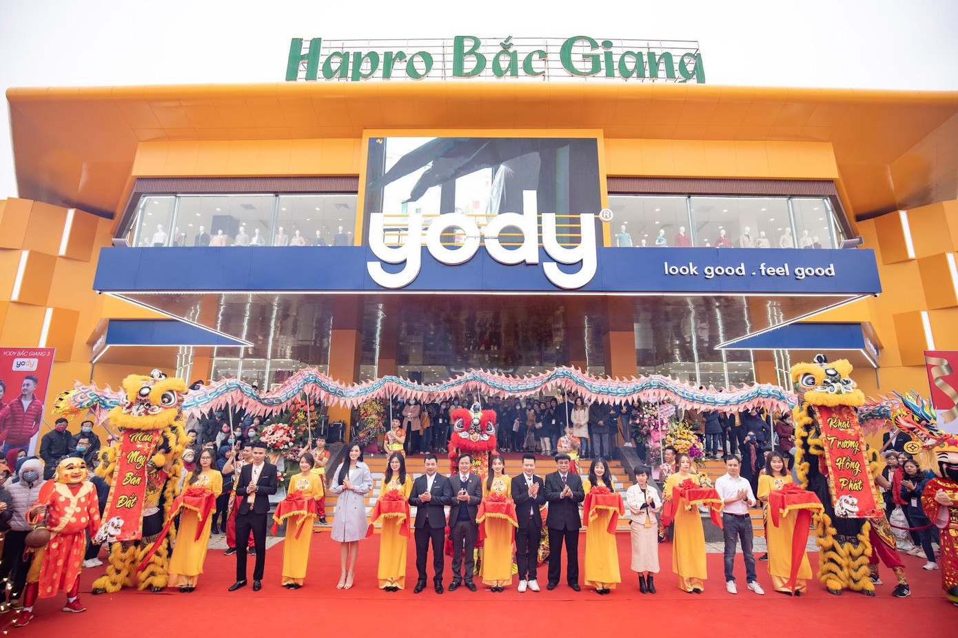 Thương hiệu Yody từng được xác lập kỷ lục cửa hàng thời trang thương hiệu Việt lớn nhất Việt Nam tại showroom Bắc Giang năm 2020 Thương hiệu Yody từng được xác lập kỷ lục cửa hàng thời trang thương hiệu Việt lớn nhất Việt Nam tại showroom Bắc Giang năm 2020