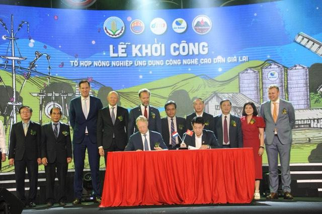 Tập đoàn De Heus và Tập đoàn Hùng Nhơn đã ký kết MOU về chương trình hợp tác chiến lược giữa 2 Tập đoàn