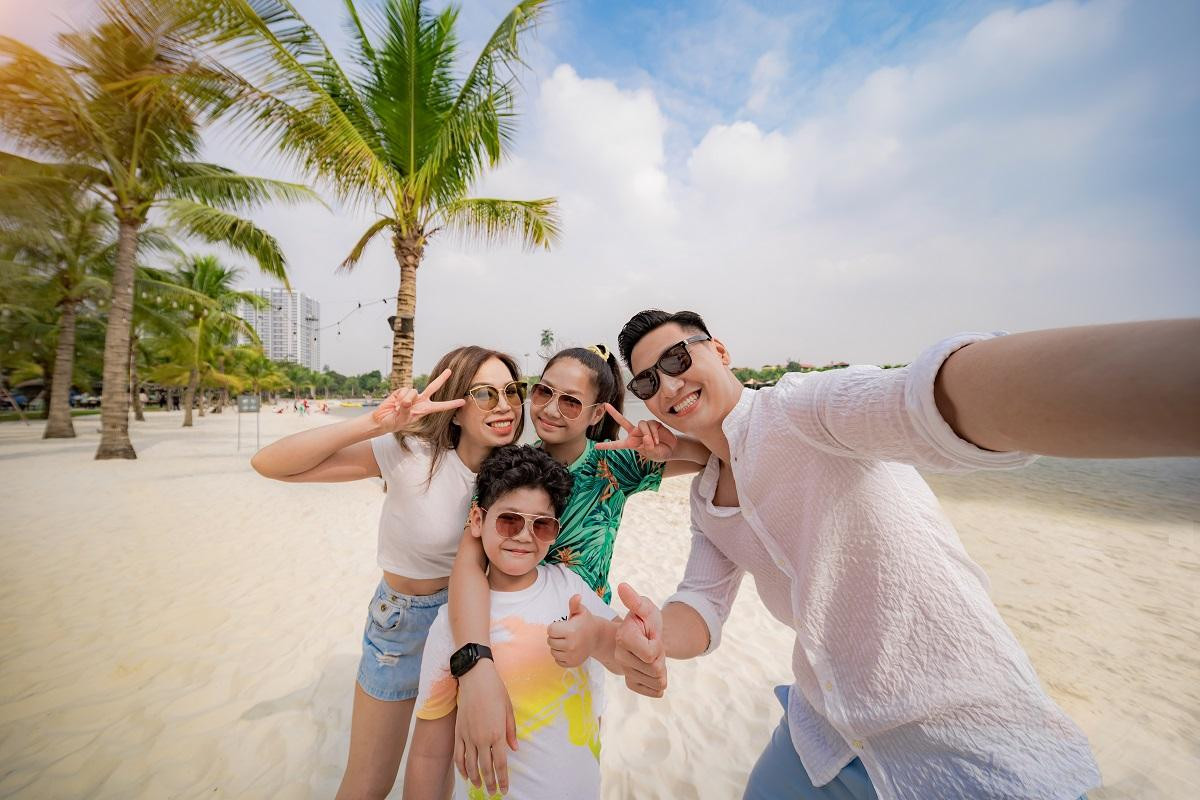 Những gia đình trẻ như gia đình diễn viên Mạnh Trường xem Imperia Smart City là nơi trải nghiệm cuộc sống lý tưởng. Những gia đình trẻ như gia đình diễn viên Mạnh Trường xem Imperia Smart City là nơi trải nghiệm cuộc sống lý tưởng.