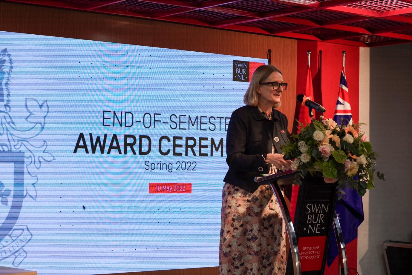 Tổng Lãnh sự Australia trong chuyến thăm Swinburne Việt Nam vừa qua