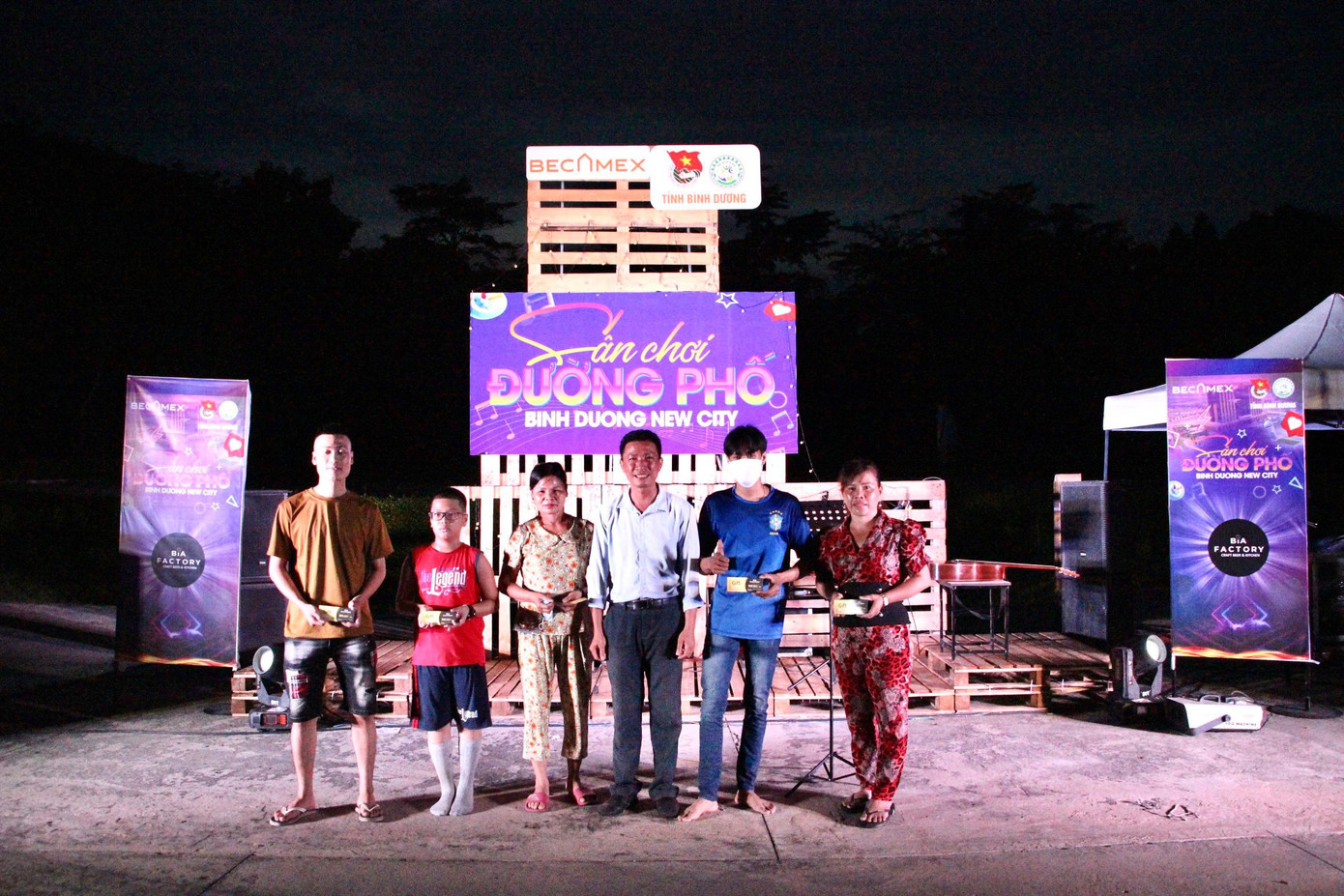 Khi tham gia chương trình sân chơi đường phố khán giả còn được nhận các phần quà hấp dẫn