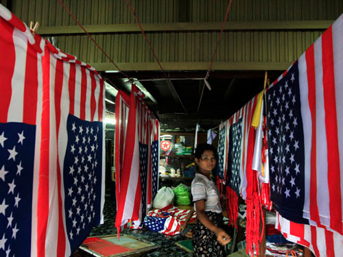 Cờ Mỹ trở thành hàng “nóng” ở Myanmar