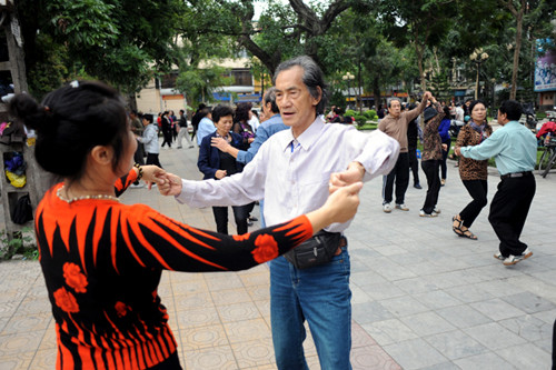 Điểm sinh hoạt ngoài trời miễn phí của người Hà Nội ảnh 3