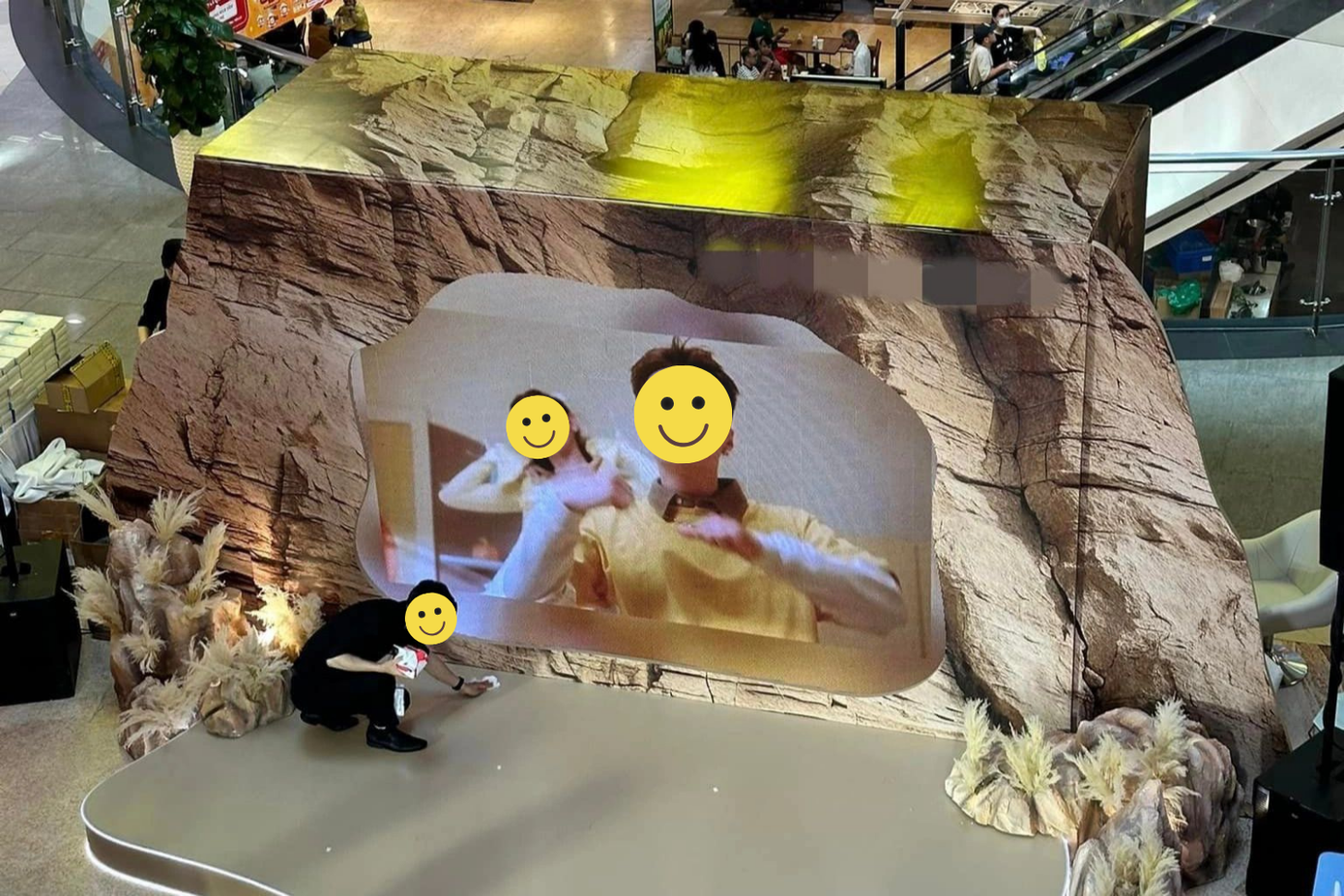 Hình ảnh được Đ.H chụp từ sự kiện và bản vẽ trước đó anh cung cấp với nhãn hàng S. Ảnh: FBNV. Hình ảnh được Đ.H chụp từ sự kiện và bản vẽ trước đó anh cung cấp với nhãn hàng S. Ảnh: FBNV.