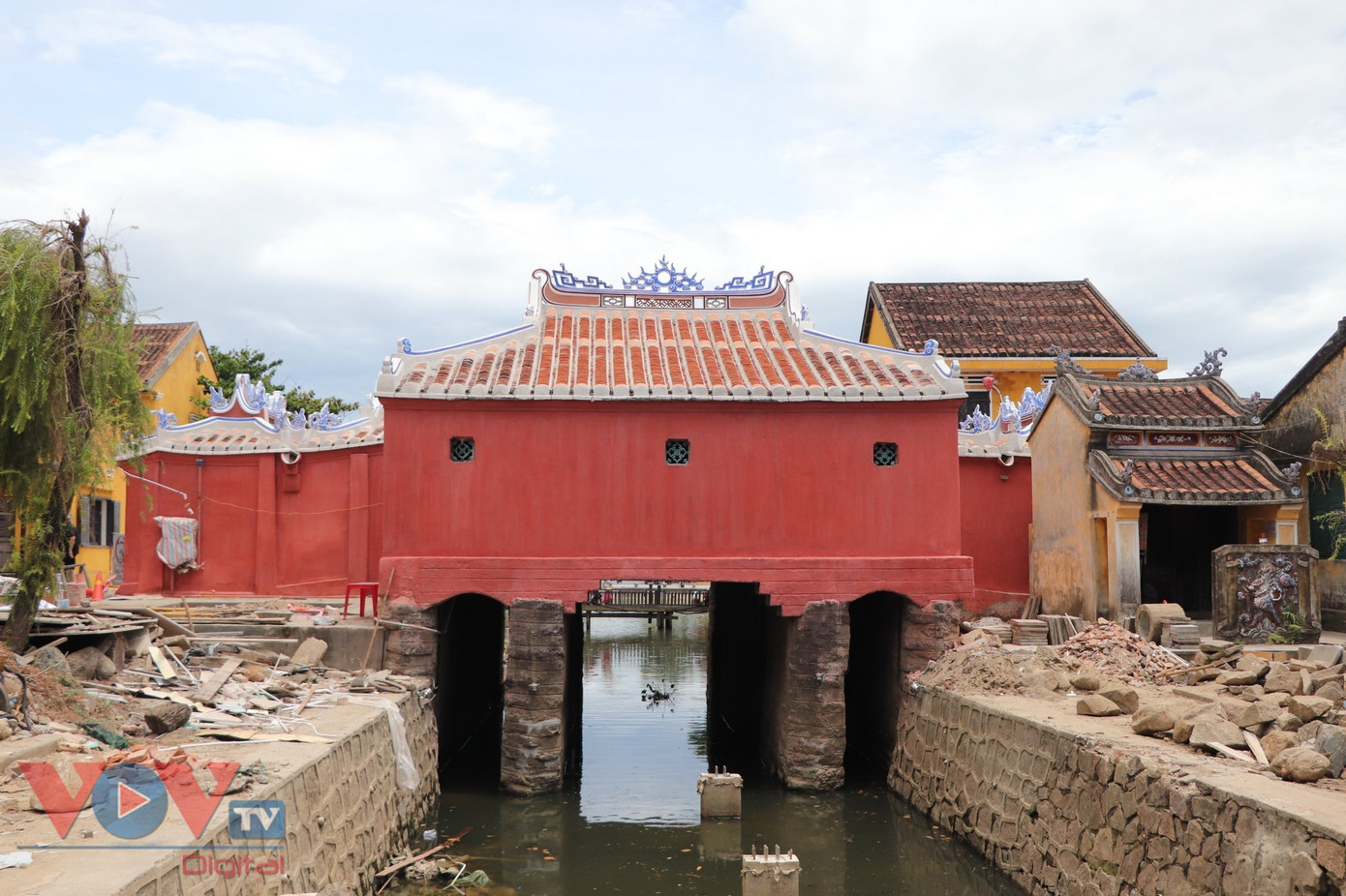 Di tích chùa cầu trùng tu theo nguyên tắc tôn trọng lịch sử, "không làm giả". Ảnh: VOV.