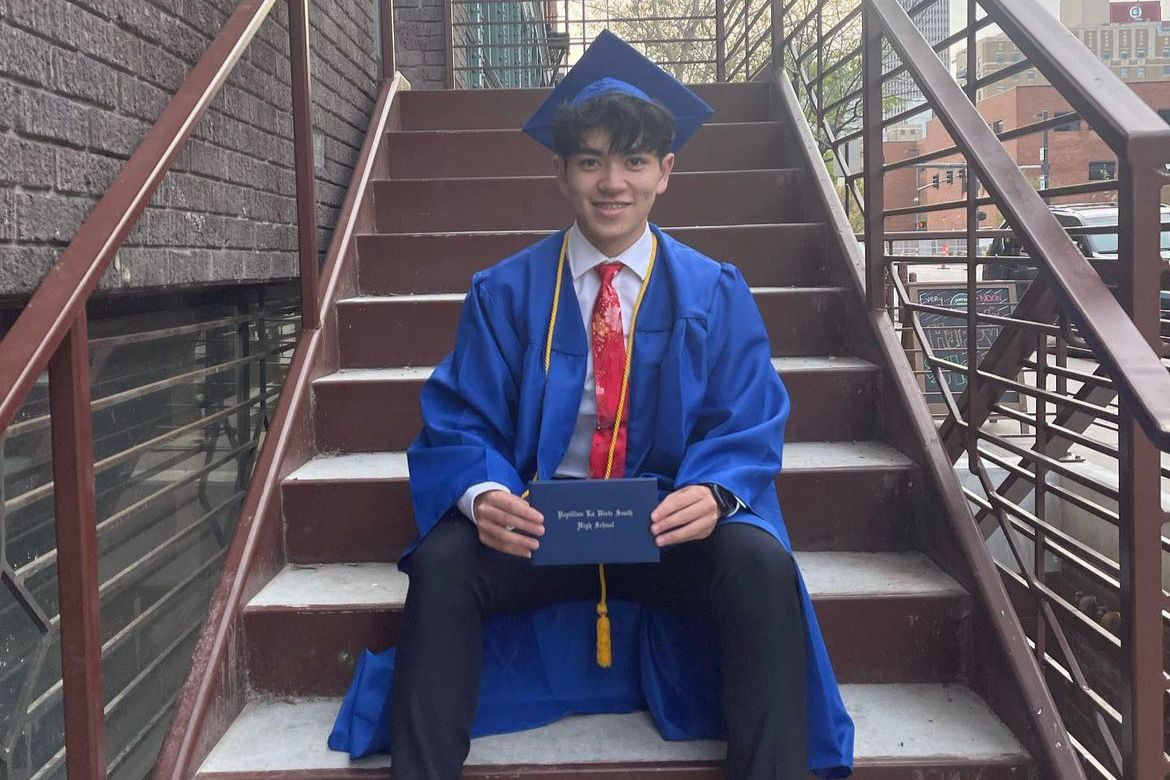 Cách đây không lâu, An Phú "gây bão" bởi là một trong số ít sinh viên được học bổng toàn phần từ ĐH top đầu thế giới. Cách đây không lâu, An Phú "gây bão" bởi là một trong số ít sinh viên được học bổng toàn phần từ ĐH top đầu thế giới.