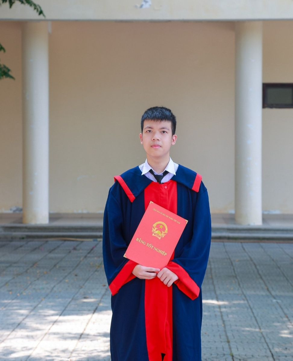 Quốc Thắng là 1 trong 16 thí sinh đạt điểm 10 môn Toán tại Đà Nẵng. Quốc Thắng là 1 trong 16 thí sinh đạt điểm 10 môn Toán tại Đà Nẵng.