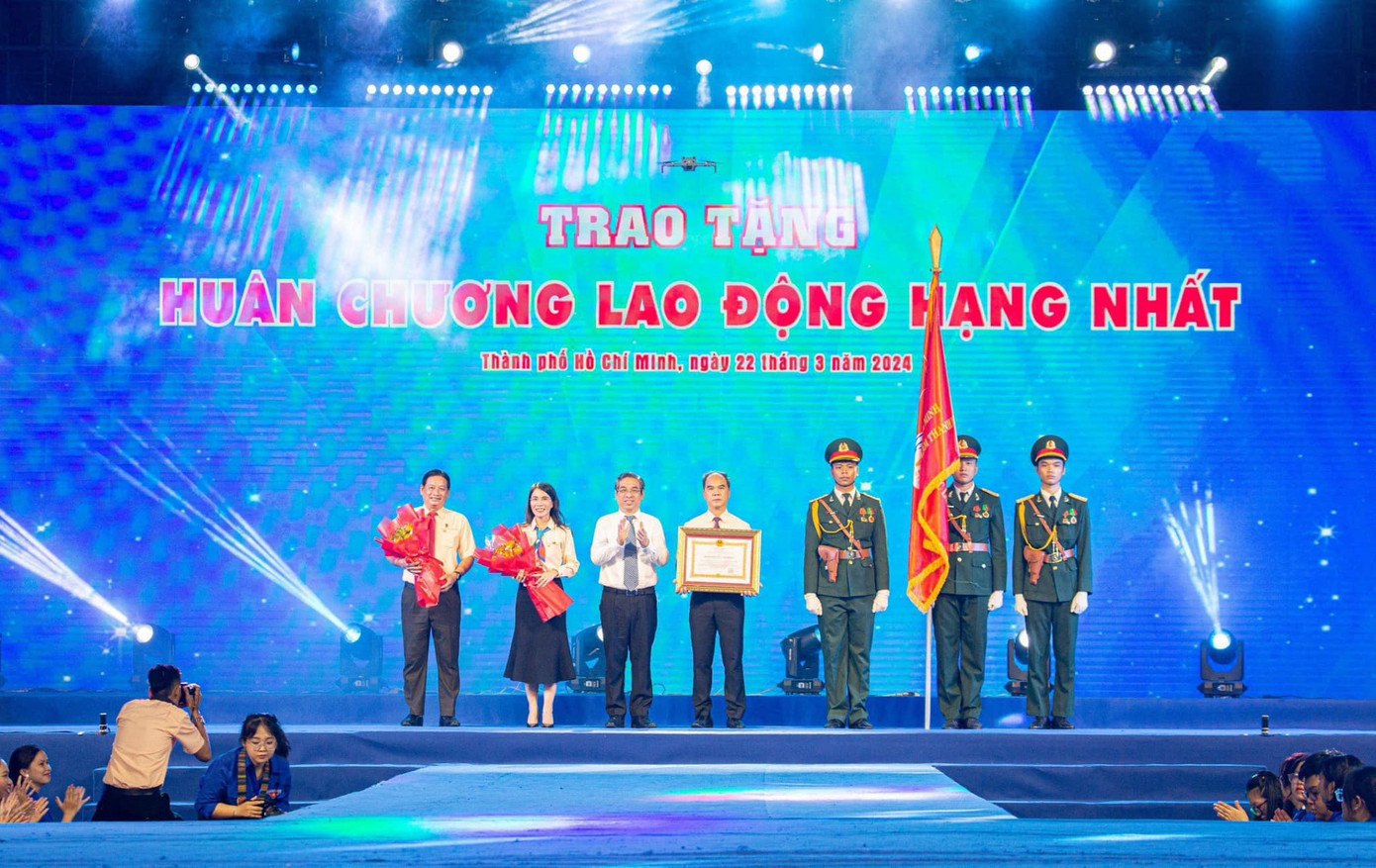 Lễ kỷ niệm Ngày thành lập Đoàn TNCS Hồ Chí Minh và trao giải thưởng Hồ Hảo Hớn diễn ra trong không khí trang trọng, ý nghĩa.