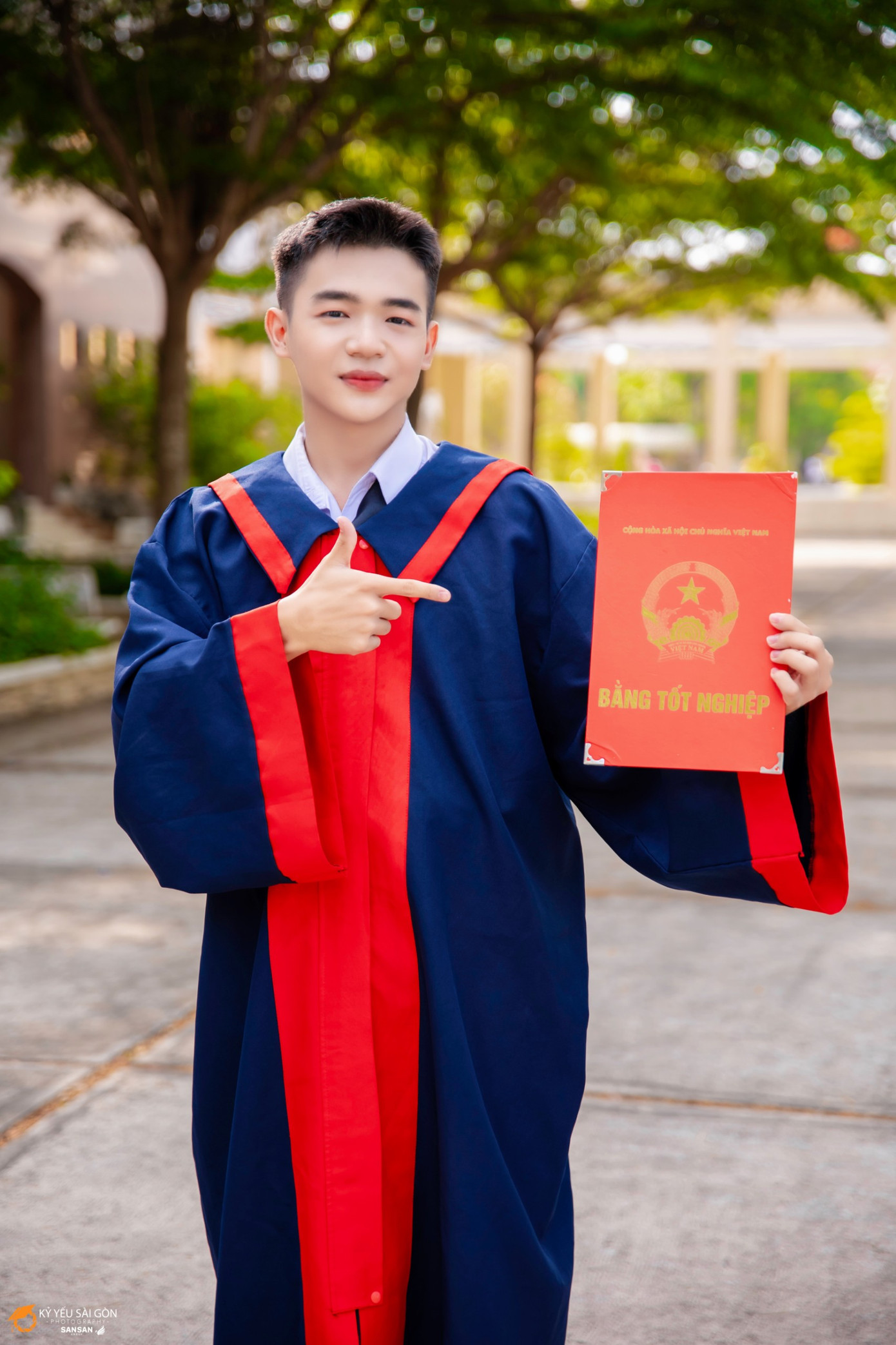 Văn Ngoan chúc các sĩ tử "tâm bất biến" giữa đề thi vạn biến.