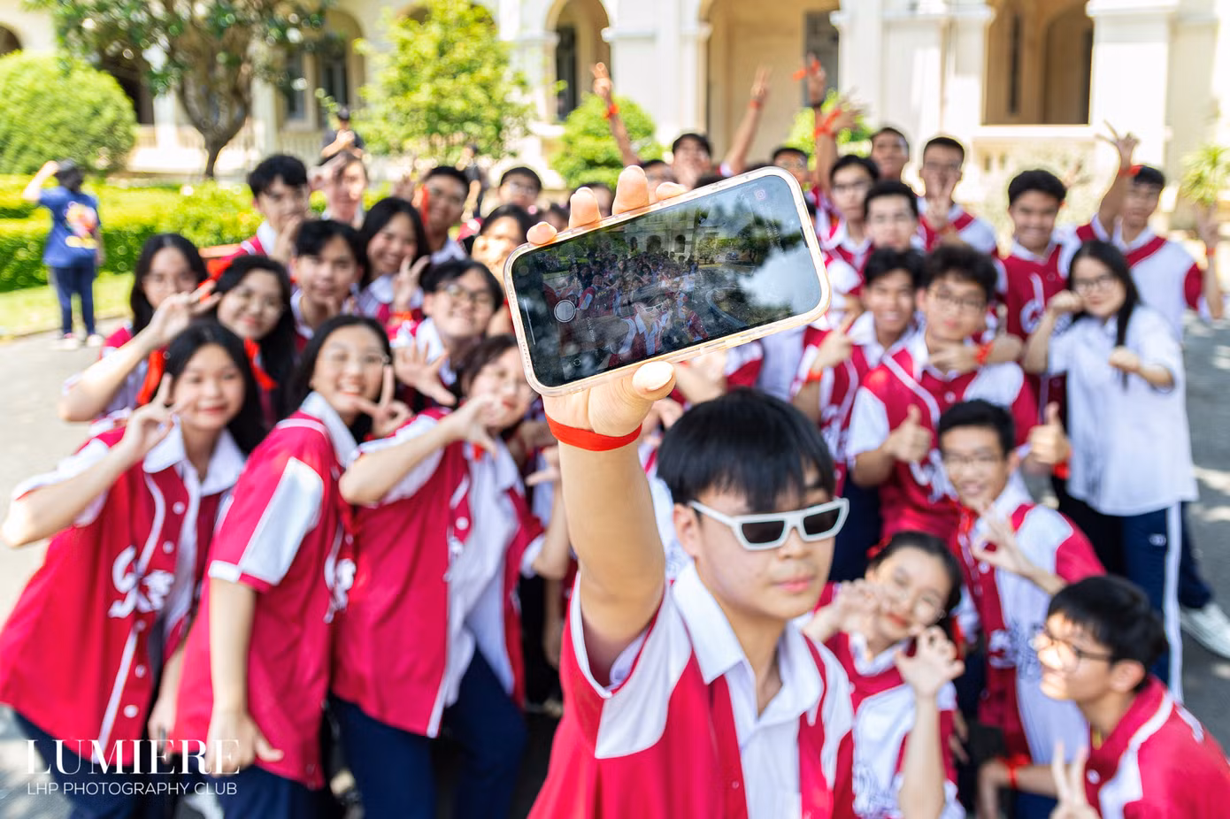 Những ngày cuối cấp của teen THPT chuyên Lê Hồng Phong luôn đong đầy dấu ấn kỷ niệm với nhiều hoạt động đáng nhớ. Ảnh: LHP Photography Club. Những ngày cuối cấp của teen THPT chuyên Lê Hồng Phong luôn đong đầy dấu ấn kỷ niệm với nhiều hoạt động đáng nhớ. Ảnh: LHP Photography Club.