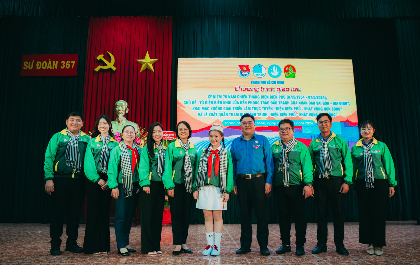 Đại diện của tuổi trẻ TP.HCM và Đoàn Thanh niên cụm Miền Đông Nam Bộ tham gia vào hành trình đầy ý nghĩa sắp tới.