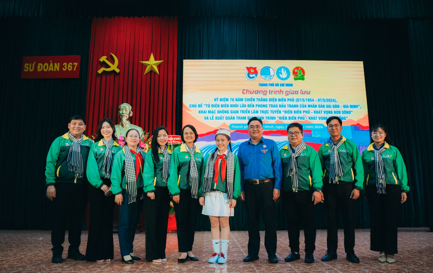 Đại diện của tuổi trẻ TP.HCM và Đoàn Thanh niên cụm Miền Đông Nam Bộ tham gia vào hành trình đầy ý nghĩa sắp tới. Đại diện của tuổi trẻ TP.HCM và Đoàn Thanh niên cụm Miền Đông Nam Bộ tham gia vào hành trình đầy ý nghĩa sắp tới.
