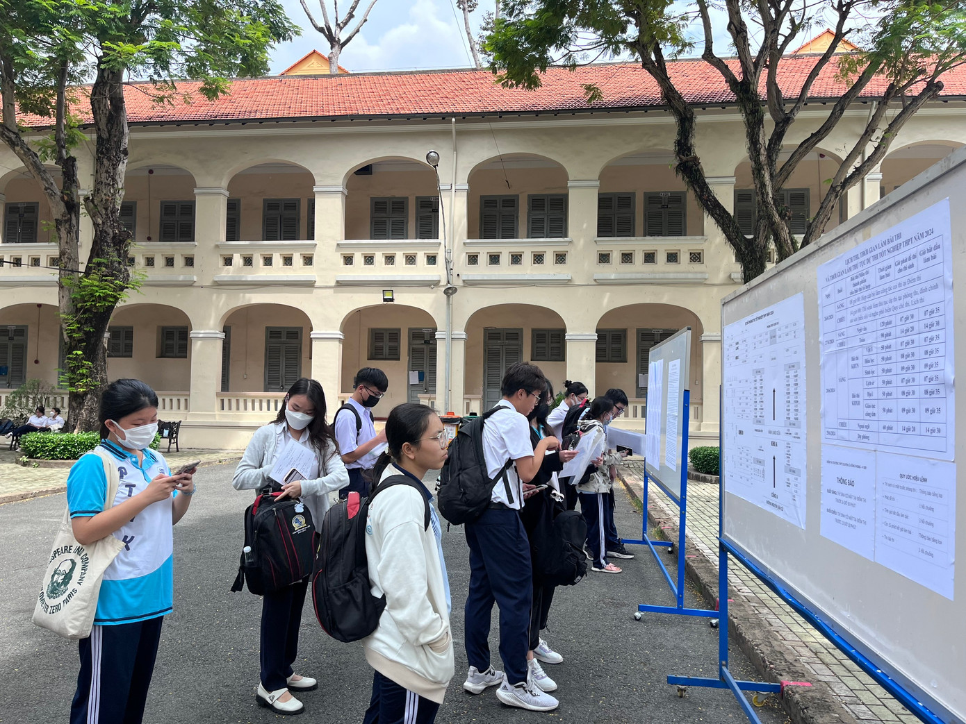 Thí sinh cần nắm kỹ các thông tin liên quan đến giờ làm bài cũng như sơ đồ điểm thi để thuận tiện di chuyển. Ảnh: Nguyễn Dũng. Thí sinh cần nắm kỹ các thông tin liên quan đến giờ làm bài cũng như sơ đồ điểm thi để thuận tiện di chuyển. Ảnh: Nguyễn Dũng.