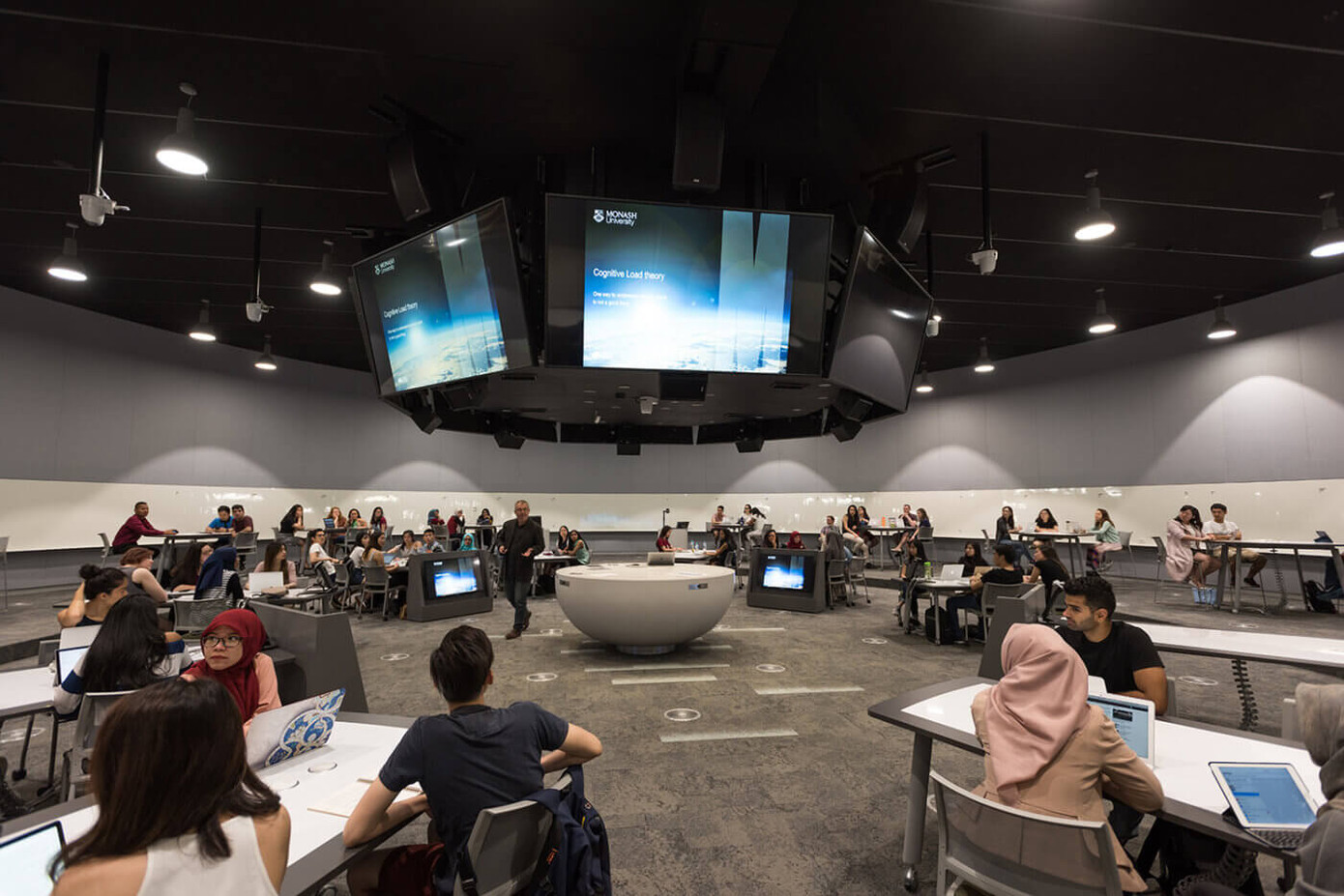 ĐH Monash đã có các kiến nghị để đảm bảo quyền lợi cho sinh viên quốc tế. Ảnh: Website trường. ĐH Monash đã có các kiến nghị để đảm bảo quyền lợi cho sinh viên quốc tế. Ảnh: Website trường.