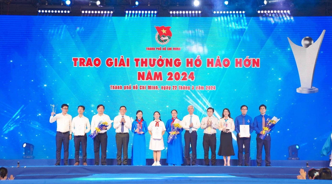 Lễ kỷ niệm Ngày thành lập Đoàn TNCS Hồ Chí Minh và trao giải thưởng Hồ Hảo Hớn diễn ra trong không khí trang trọng, ý nghĩa.