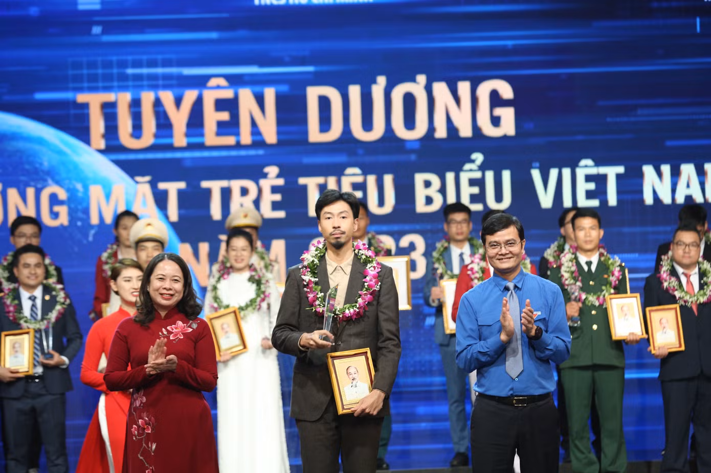 Chia sẻ của nam rapper sau khi nhận danh hiệu Gương mặt trẻ Việt Nam tiêu biểu năm 2023 đã nhận được nhiều hưởng ứng tích cực từ teen. Ảnh: Trang thông tin điện tử Trung ương Đoàn TNCS Hồ Chí Minh.