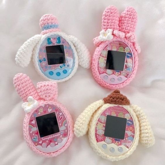 Tamagotchi nay cho phép người chơi tương tác với thú cưng, đồng thời đa dạng ngoại hình. Tamagotchi nay cho phép người chơi tương tác với thú cưng, đồng thời đa dạng ngoại hình.