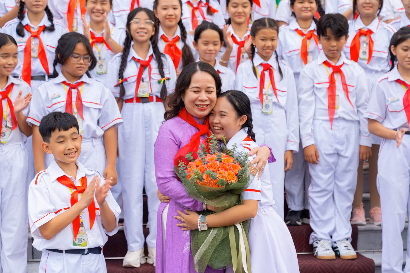 85 đại biểu thiếu nhi từ TP.HCM đã có cơ hội được gặp gỡ, lắng nghe chia sẻ từ các cô chú lãnh đạo Đảng và Nhà nước ngay tại Phủ Chủ tịch.