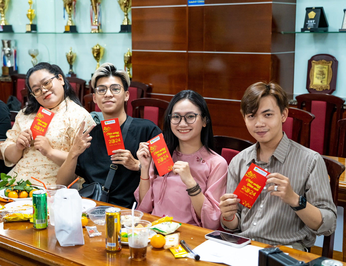 Nhiều hoạt động chúc mừng năm mới 2024 đã được triển khai tại HUTECH. Ảnh: HUTECH.