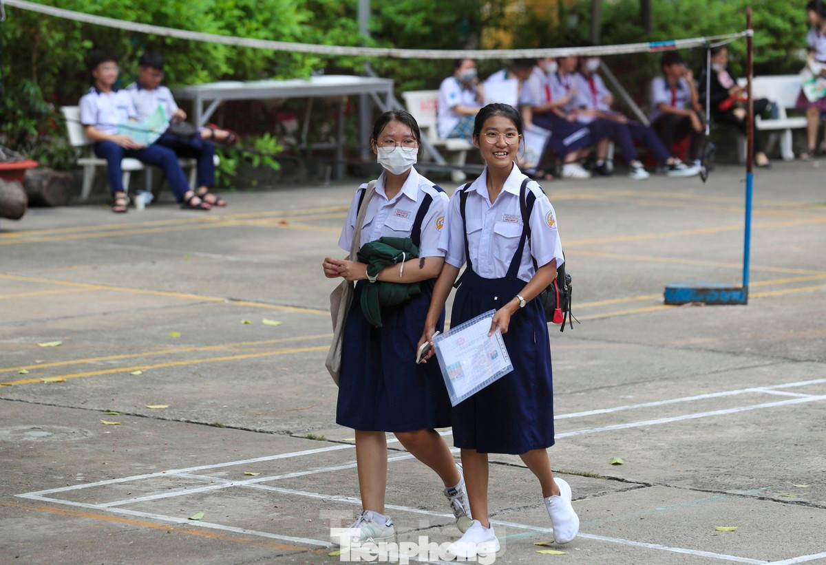 Thí sinh cần lưu ý kỹ danh sách các vật dụng được và không được phép mang vào phòng thi theo quy chế của Sở GD&amp;ĐT.