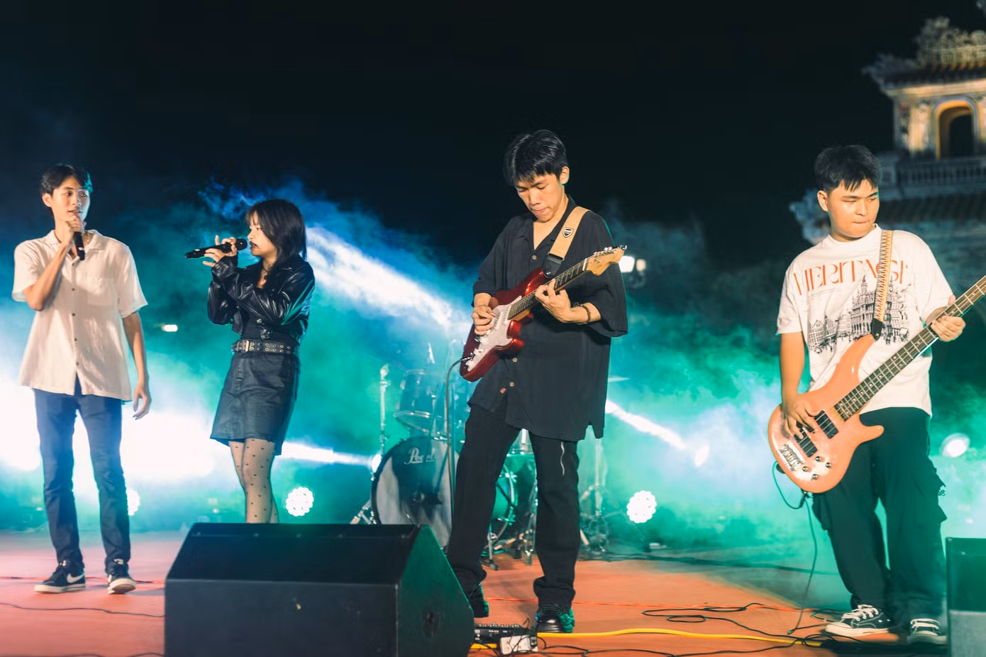 Teen Quốc học cũng có loạt hoạt động thú vị, từ thể thao đến âm nhạc, nghệ thuật.