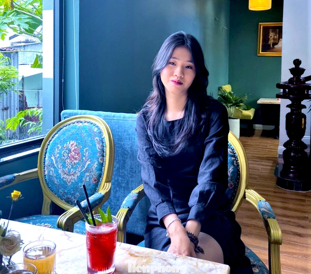 Tốt nghiệp Cao đẳng Dược và có công việc ổn định tại Bệnh viện Quân dân y tỉnh Bạc Liêu, Phương Nhi vẫn viết đơn tình nguyện lên đường nhập ngũ. Tốt nghiệp Cao đẳng Dược và có công việc ổn định tại Bệnh viện Quân dân y tỉnh Bạc Liêu, Phương Nhi vẫn viết đơn tình nguyện lên đường nhập ngũ.