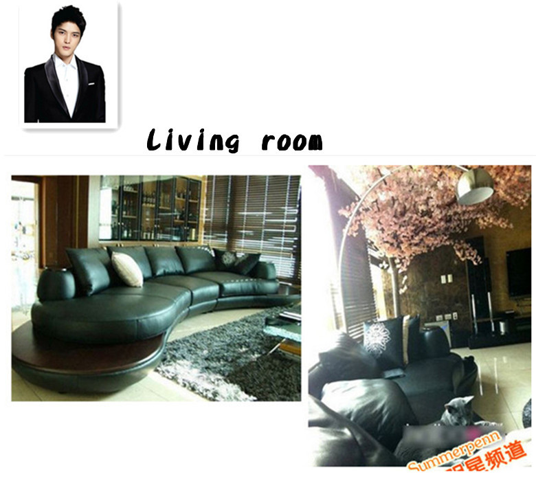 Phòng khách của anh chàng độc thân nhưng không hề xuề xòa. Phòng sách - không gian yên tĩnh.