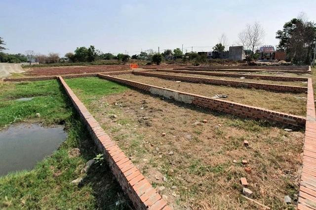 Một khu đất bị các đối tượng tự ý phân lô rao bán ở thị xã Tân Uyên, Bình Dương