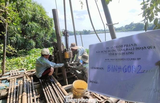 Khảo sát địa chất tại khu vực xây dựng cầu Bình Gởi băng qua sông Sài Gòn Khảo sát địa chất tại khu vực xây dựng cầu Bình Gởi băng qua sông Sài Gòn