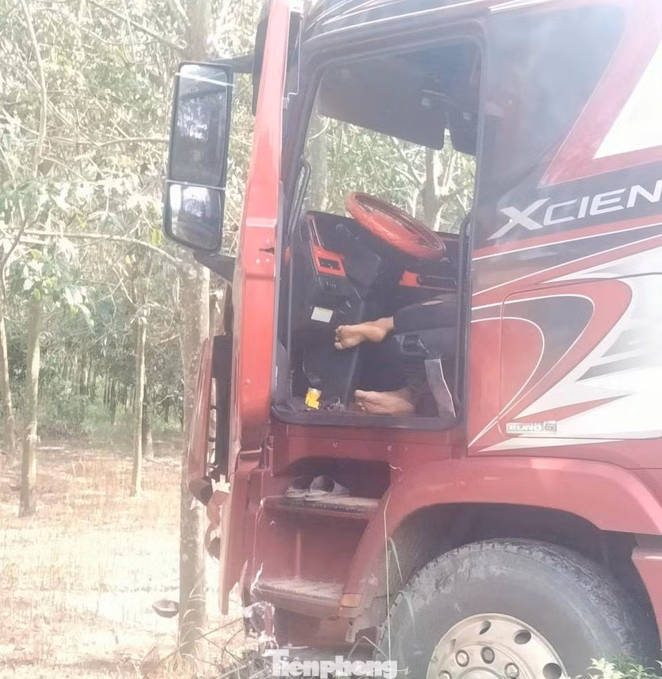 Nam tài xế tử vong trong cabin