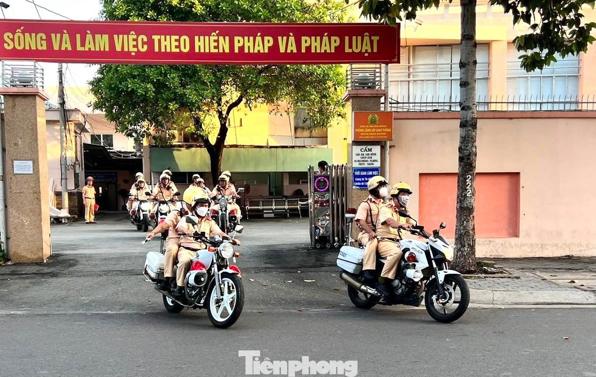 CSGT Công an tỉnh Bình Dương ra quân bảo đảm an ninh trật tự trước, trong và sau Tết CSGT Công an tỉnh Bình Dương ra quân bảo đảm an ninh trật tự trước, trong và sau Tết