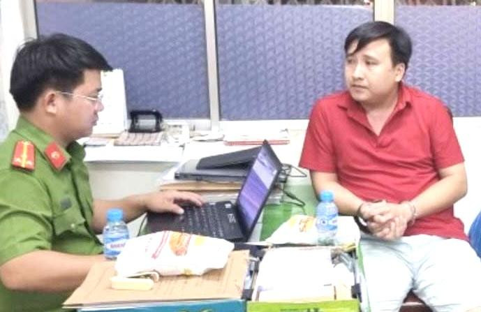 Nguyễn Ngọc Tú tại cơ quan công an