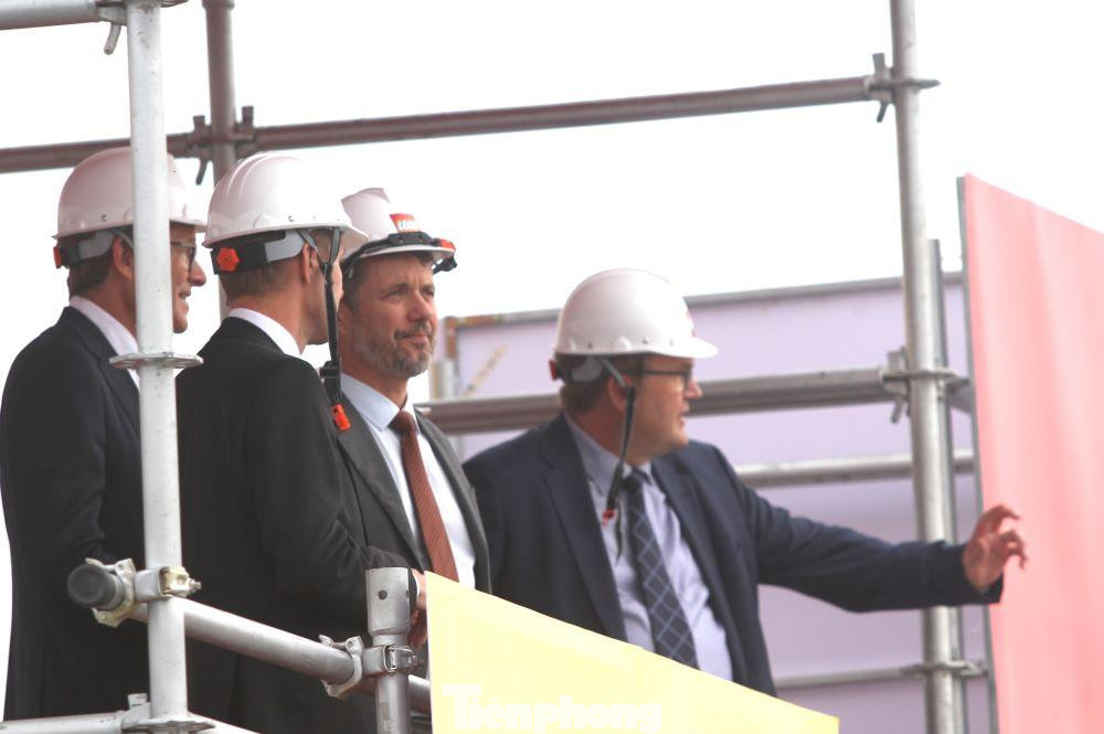 Thái tử Đan Mạch khảo sát khu đất xây dựng nhà máy Lego