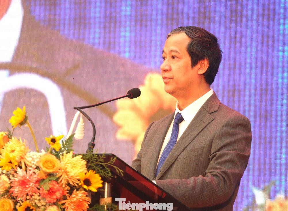 Bộ trưởng Bộ giáo dục và Đào tạo Nguyễn Kim Sơn thông tin về dự án trường Đại học Việt Đức Bộ trưởng Bộ giáo dục và Đào tạo Nguyễn Kim Sơn thông tin về dự án trường Đại học Việt Đức