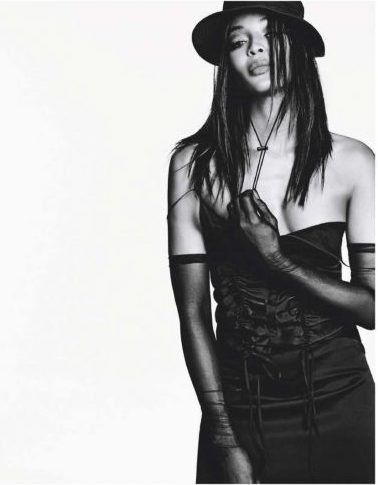 'Báo đen' huyền thoại Naomi Campbell nuột nà, gợi cảm bất ngờ ở tuổi 48 ảnh 5