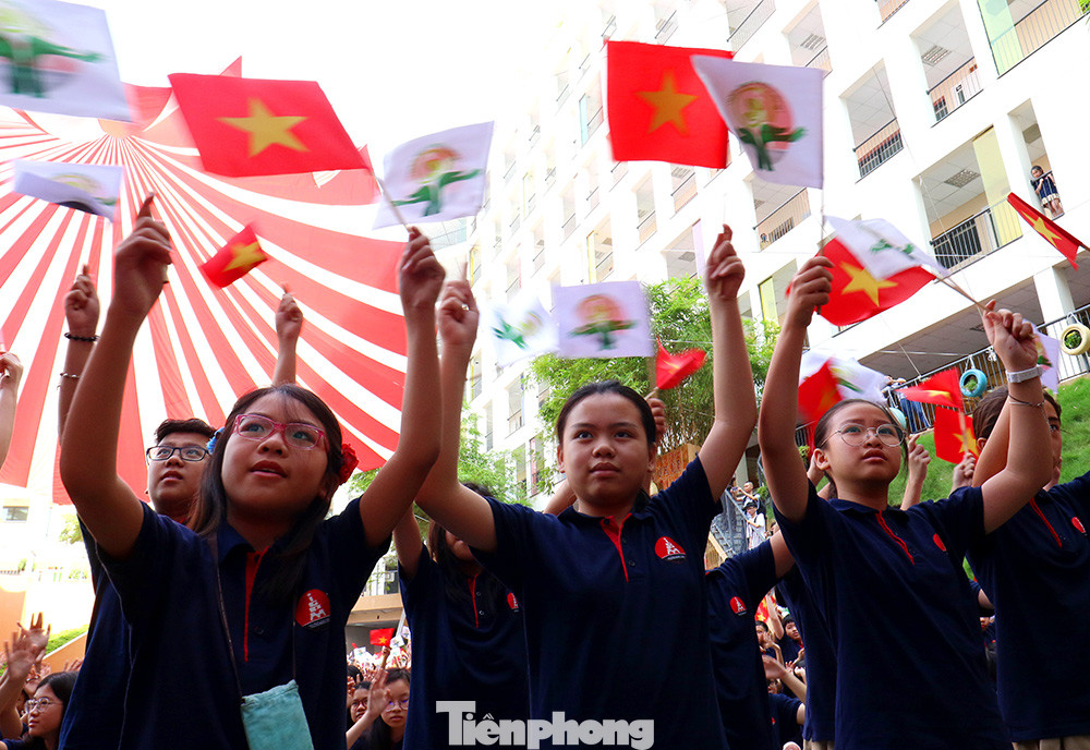 Lời tâm sự xúc động của 'ông nội' trong lễ khai giảng không bóng bay ảnh 4