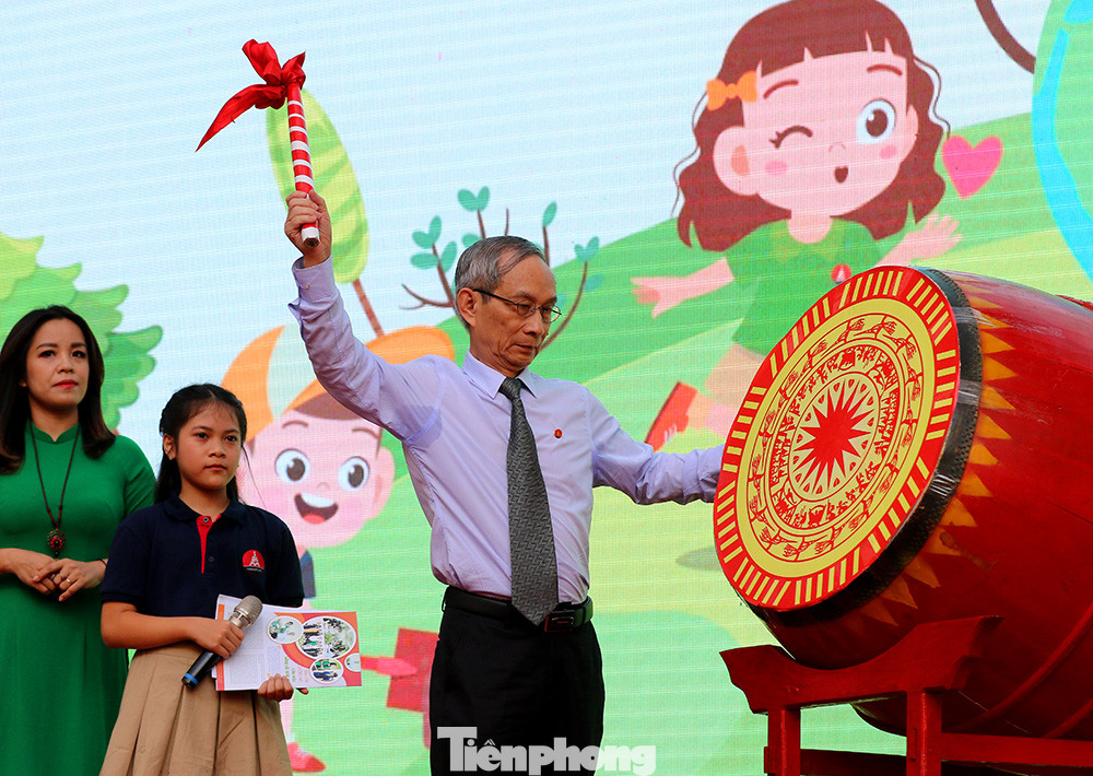 Lời tâm sự xúc động của 'ông nội' trong lễ khai giảng không bóng bay ảnh 3