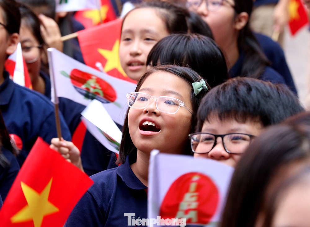 Lời tâm sự xúc động của 'ông nội' trong lễ khai giảng không bóng bay ảnh 5