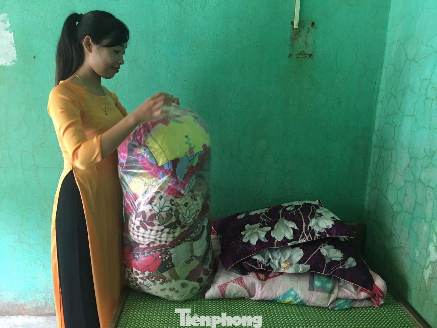 Lễ khai giảng muộn của những học sinh đi dép lê ảnh 3