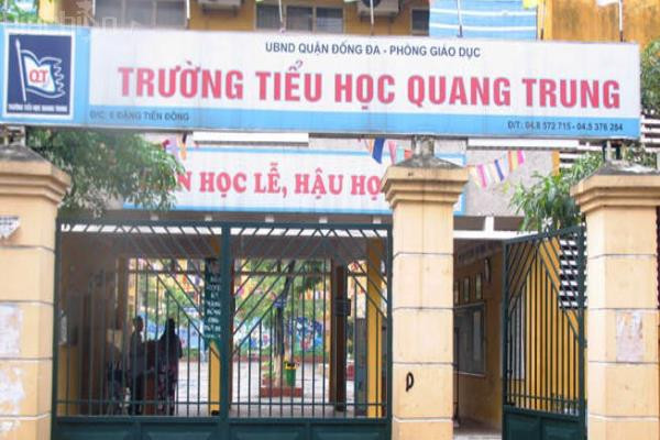 Cô giáo sai học sinh tát bạn: Hiệu trưởng nói 'chỉ tát một hai cái' ảnh 2 Cô giáo sai học sinh tát bạn: Hiệu trưởng nói 'chỉ tát một hai cái' ảnh 2